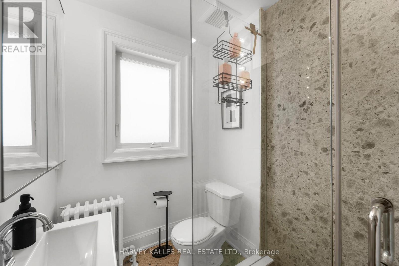 243 Northcliffe Boulevard, Toronto, Ontario  M6E 3K8 - Photo 11 - C12995810