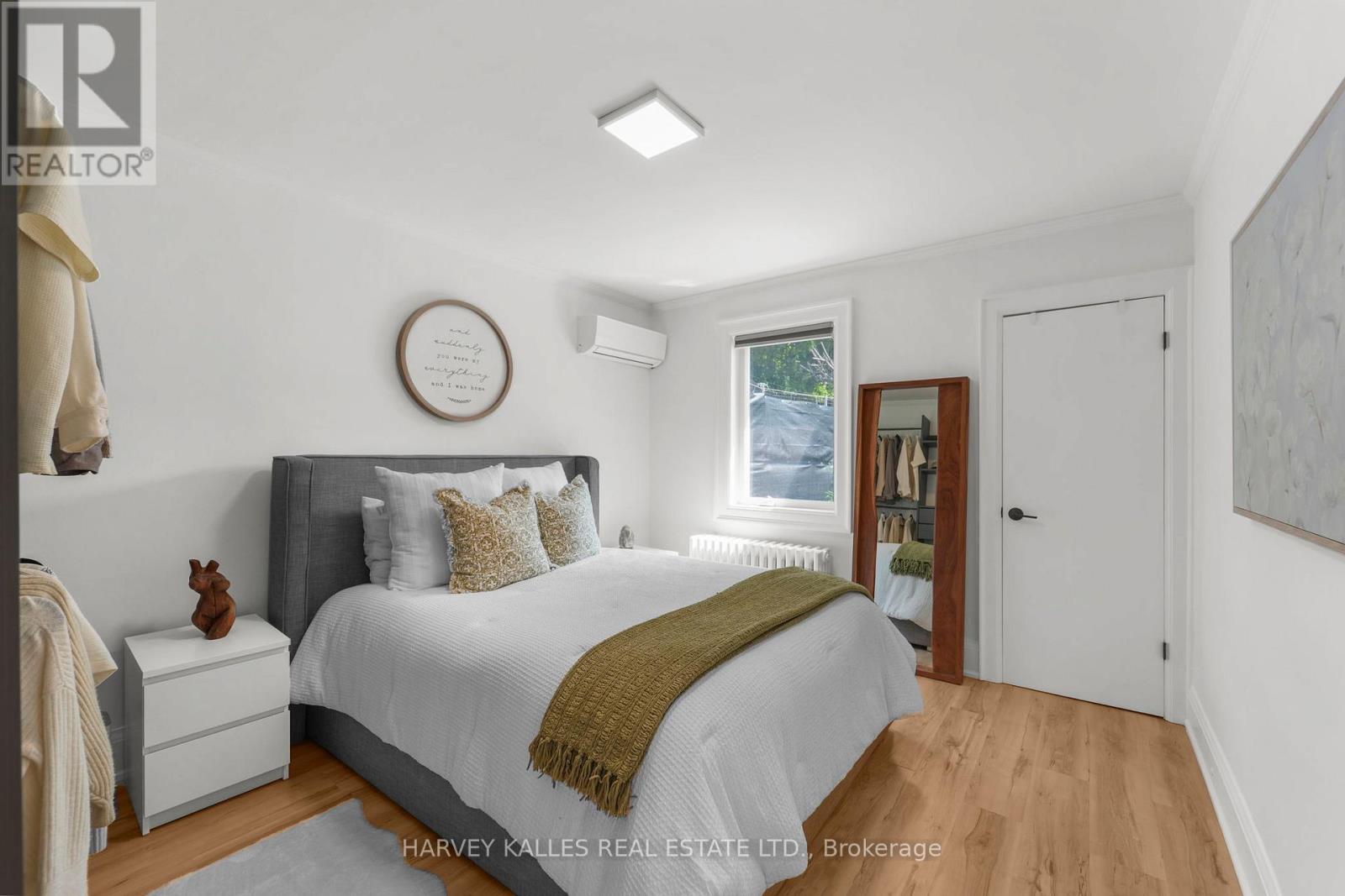 243 Northcliffe Boulevard, Toronto, Ontario  M6E 3K8 - Photo 12 - C12995810