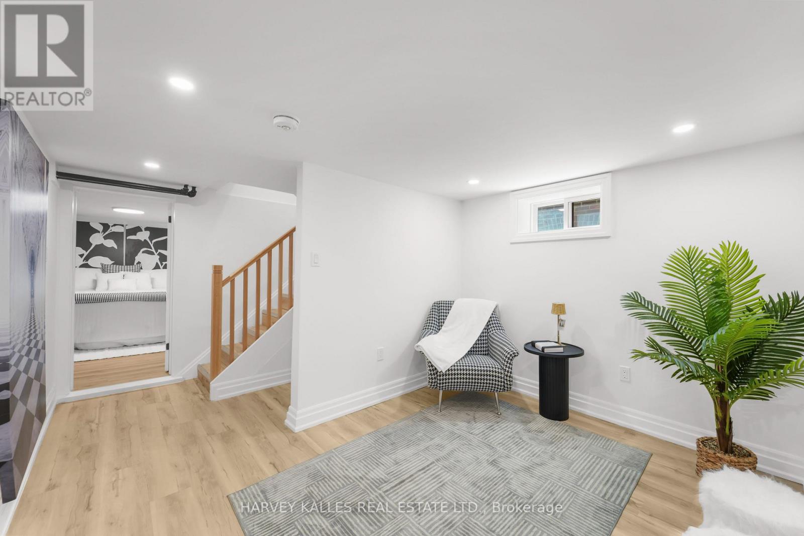 243 Northcliffe Boulevard, Toronto, Ontario  M6E 3K8 - Photo 16 - C12995810