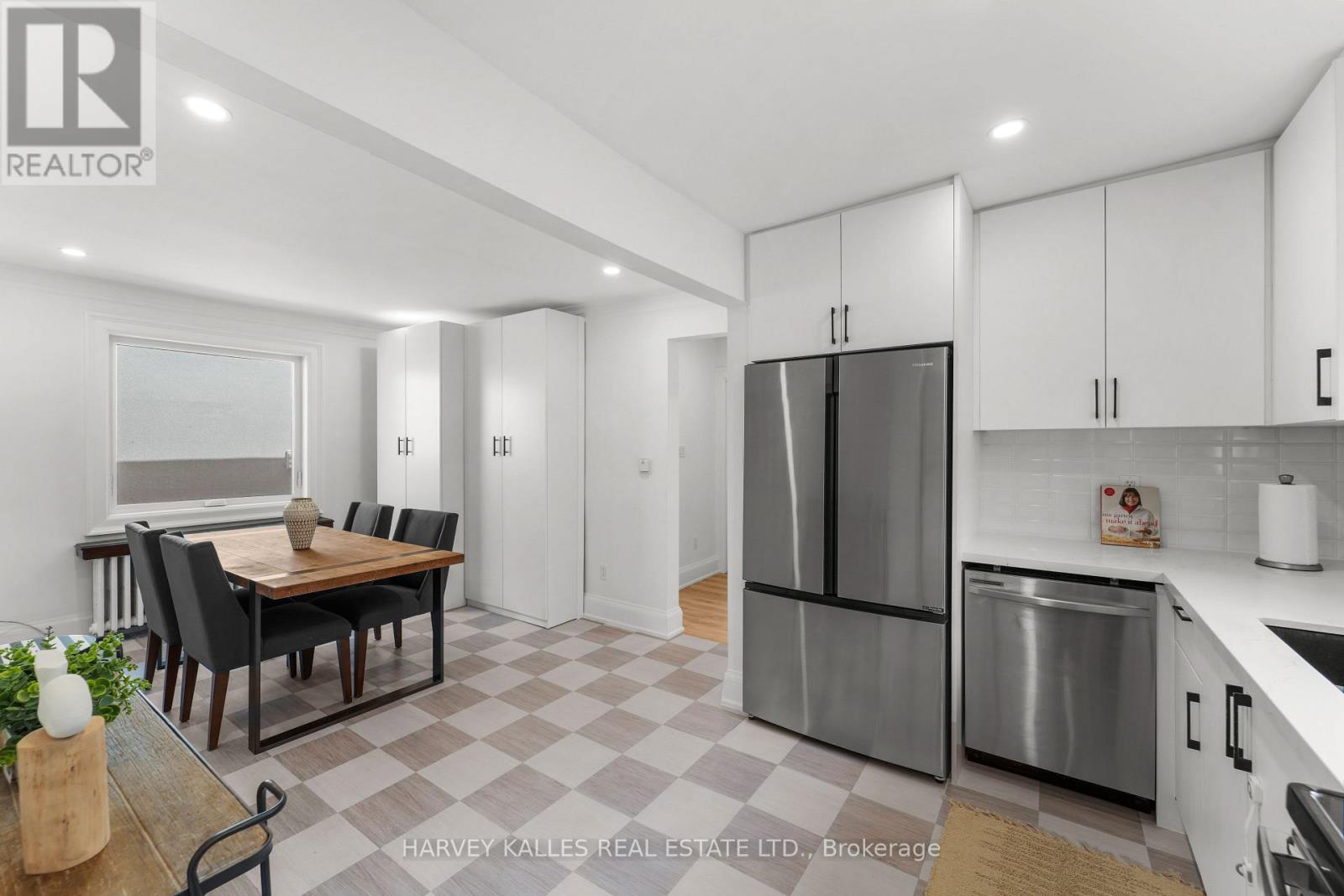 243 Northcliffe Boulevard, Toronto, Ontario  M6E 3K8 - Photo 7 - C12995810