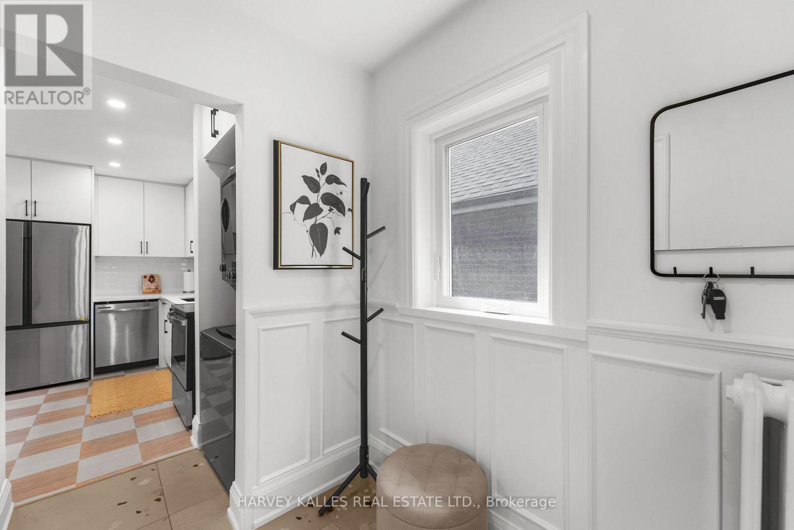 243 Northcliffe Boulevard, Toronto, Ontario  M6E 3K8 - Photo 6 - C12995810