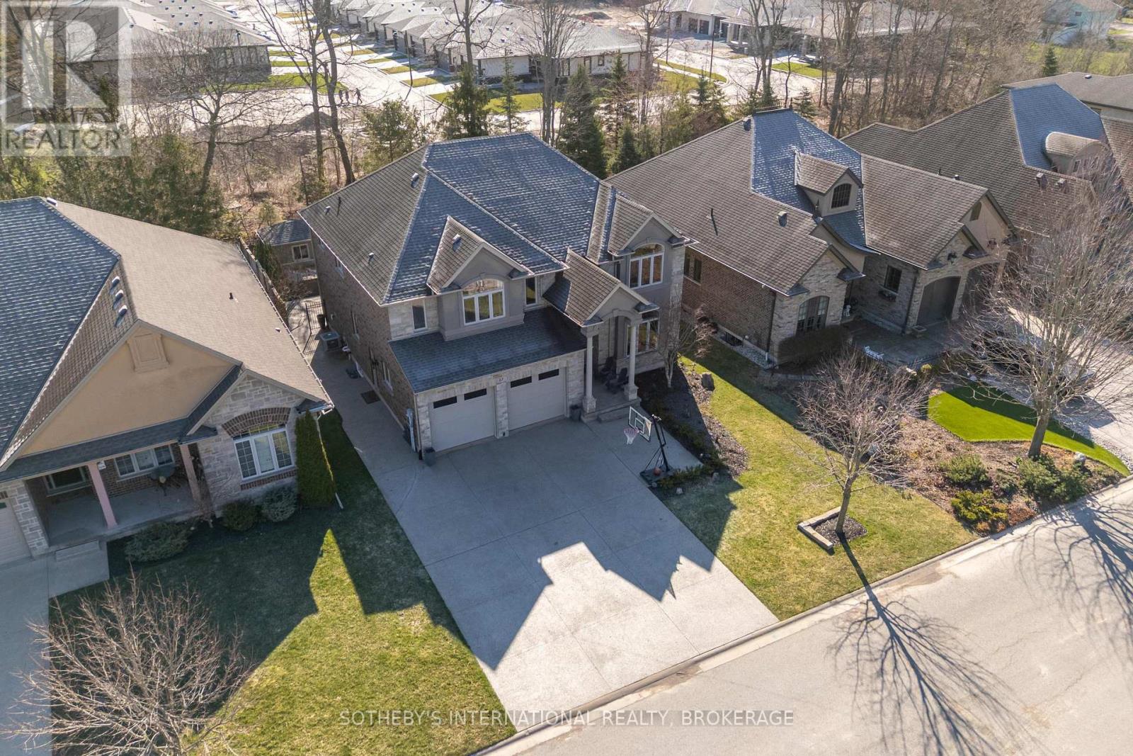 17 Rhodes Court, Pelham, Ontario  L0S 1E4 - Photo 38 - X12826476