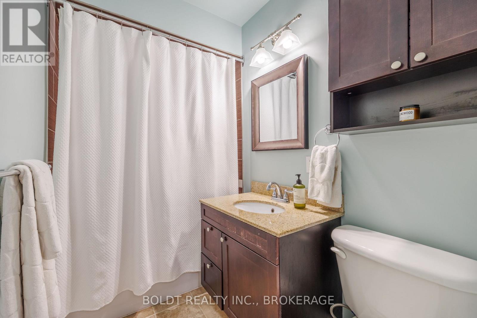 6 Mountainview Drive, St. Catharines (Glendale/glenridge), Ontario  L2T 3H4 - Photo 12 - X12980394