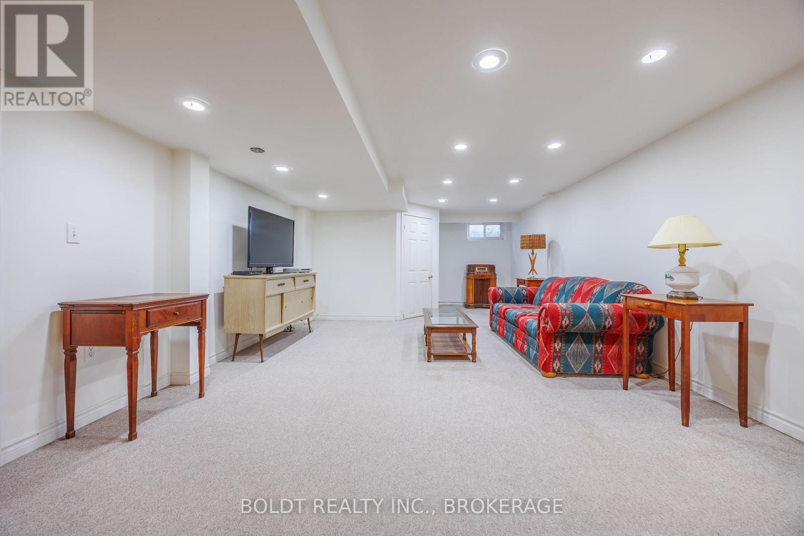 6 Mountainview Drive, St. Catharines (Glendale/glenridge), Ontario  L2T 3H4 - Photo 23 - X12980394