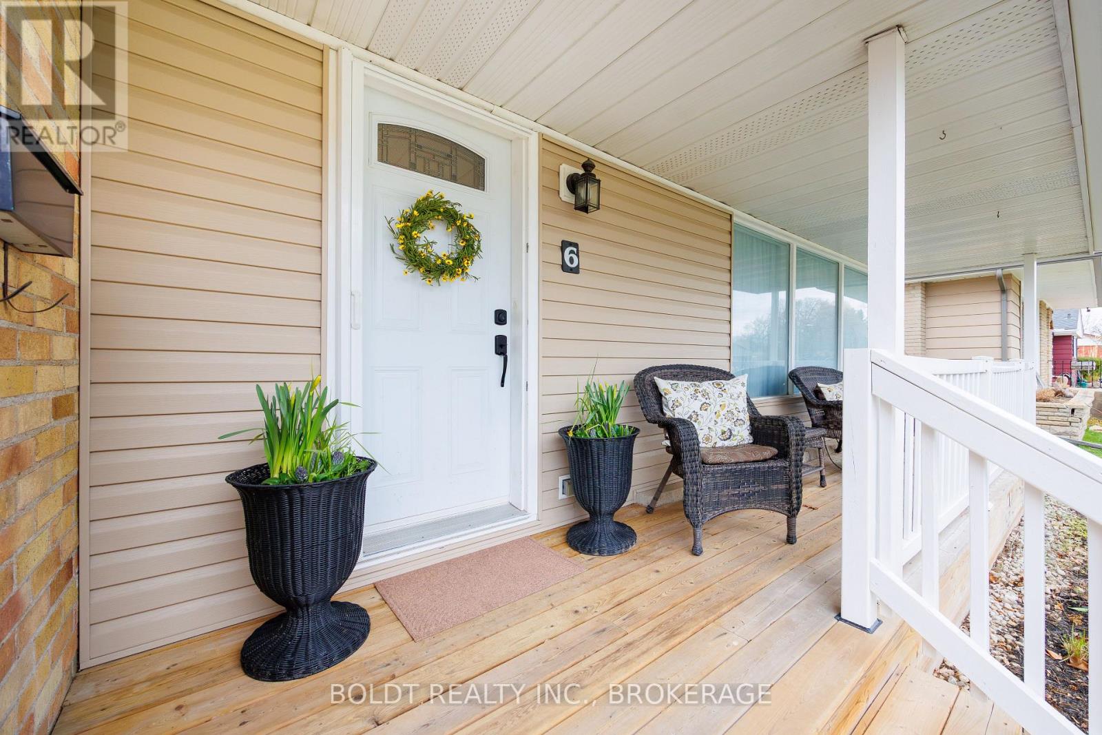 6 Mountainview Drive, St. Catharines (Glendale/glenridge), Ontario  L2T 3H4 - Photo 3 - X12980394