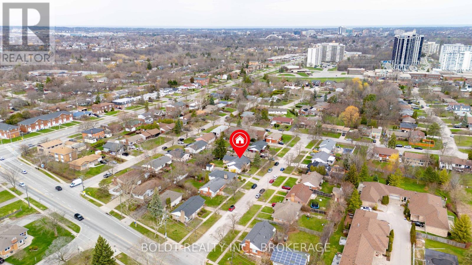 6 Mountainview Drive, St. Catharines (Glendale/glenridge), Ontario  L2T 3H4 - Photo 35 - X12980394