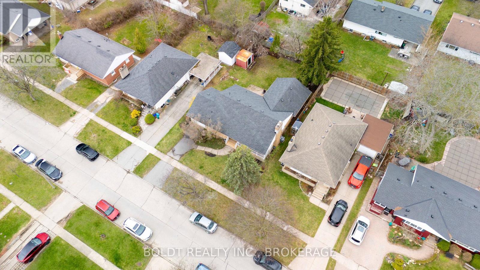 6 Mountainview Drive, St. Catharines (Glendale/glenridge), Ontario  L2T 3H4 - Photo 33 - X12980394