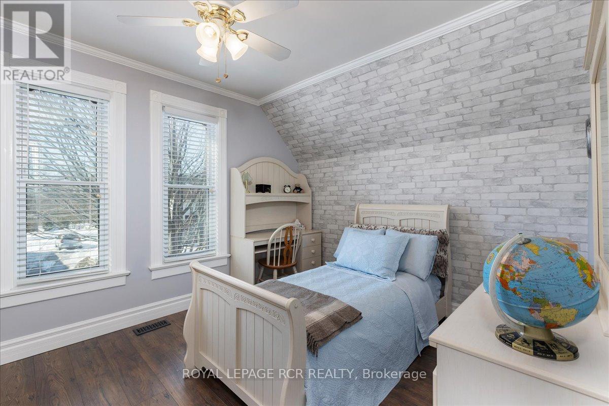 11 King Street, East Gwillimbury, Ontario  L0G 1M0 - Photo 17 - N12849234