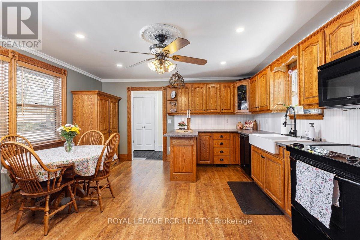 11 King Street, East Gwillimbury, Ontario  L0G 1M0 - Photo 10 - N12849234