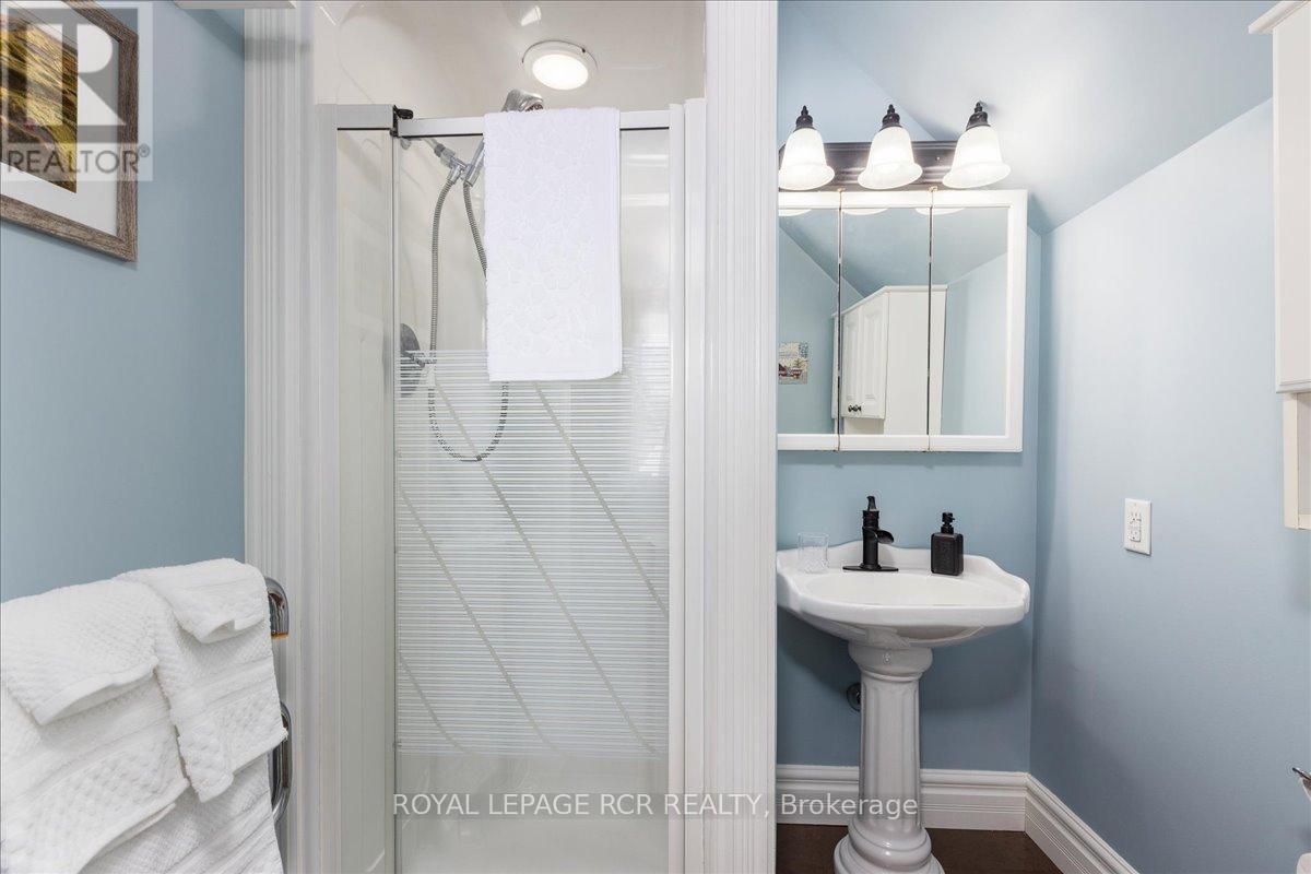 11 King Street, East Gwillimbury, Ontario  L0G 1M0 - Photo 16 - N12849234