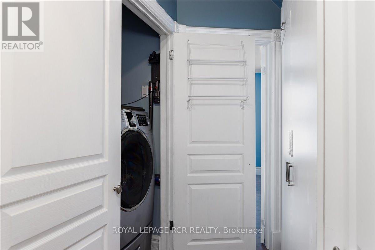 11 King Street, East Gwillimbury, Ontario  L0G 1M0 - Photo 12 - N12849234