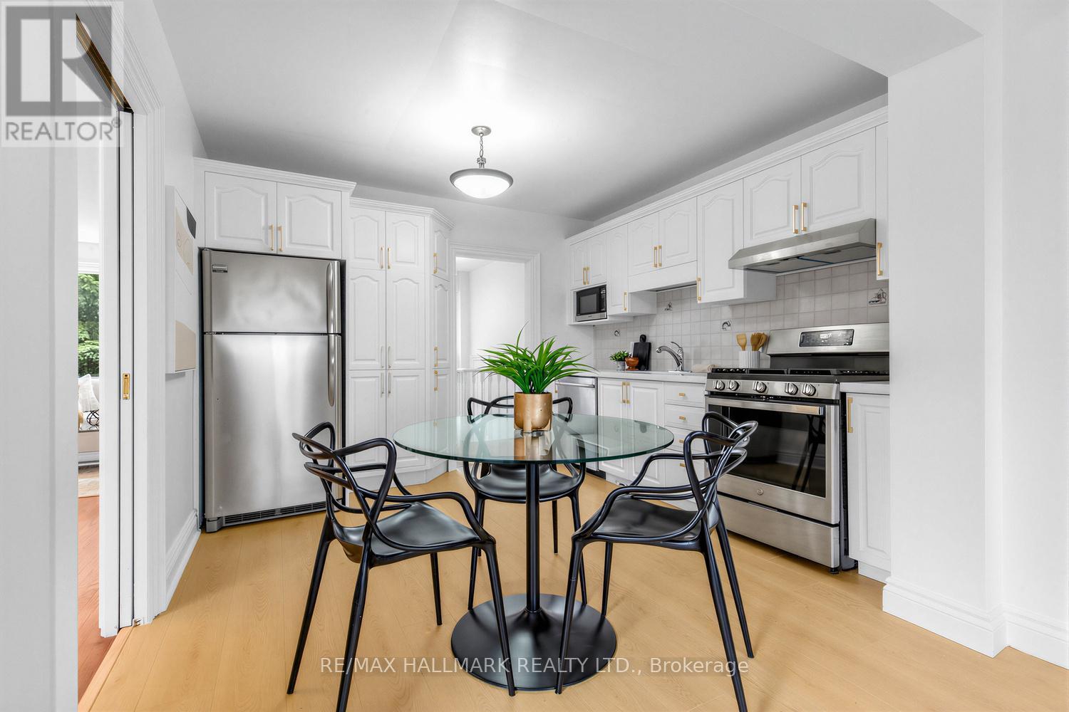 144 Waterloo Avenue, Toronto, Ontario  M3H 3Y8 - Photo 11 - C12996004