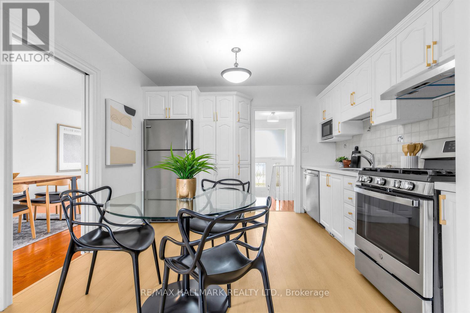 144 Waterloo Avenue, Toronto, Ontario  M3H 3Y8 - Photo 12 - C12996004