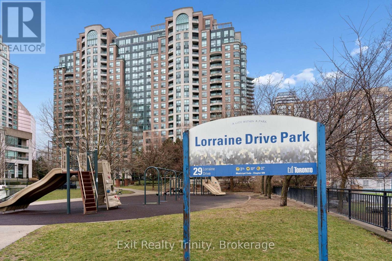 318 - 23 LORRAINE DRIVE E, Toronto, Ontario