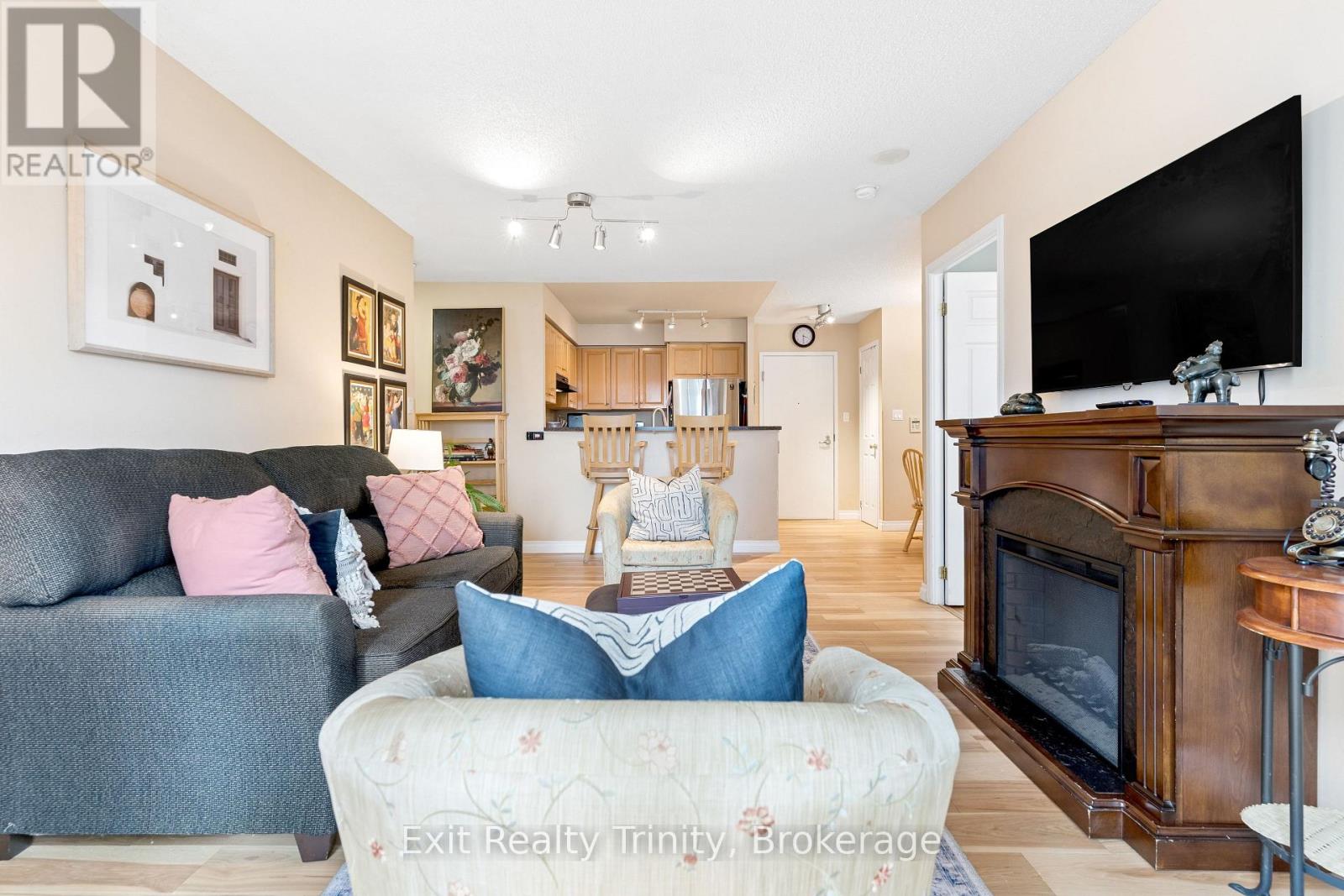 318 - 23 Lorraine Drive E, Toronto, Ontario  M2N 6Z6 - Photo 19 - C12996036