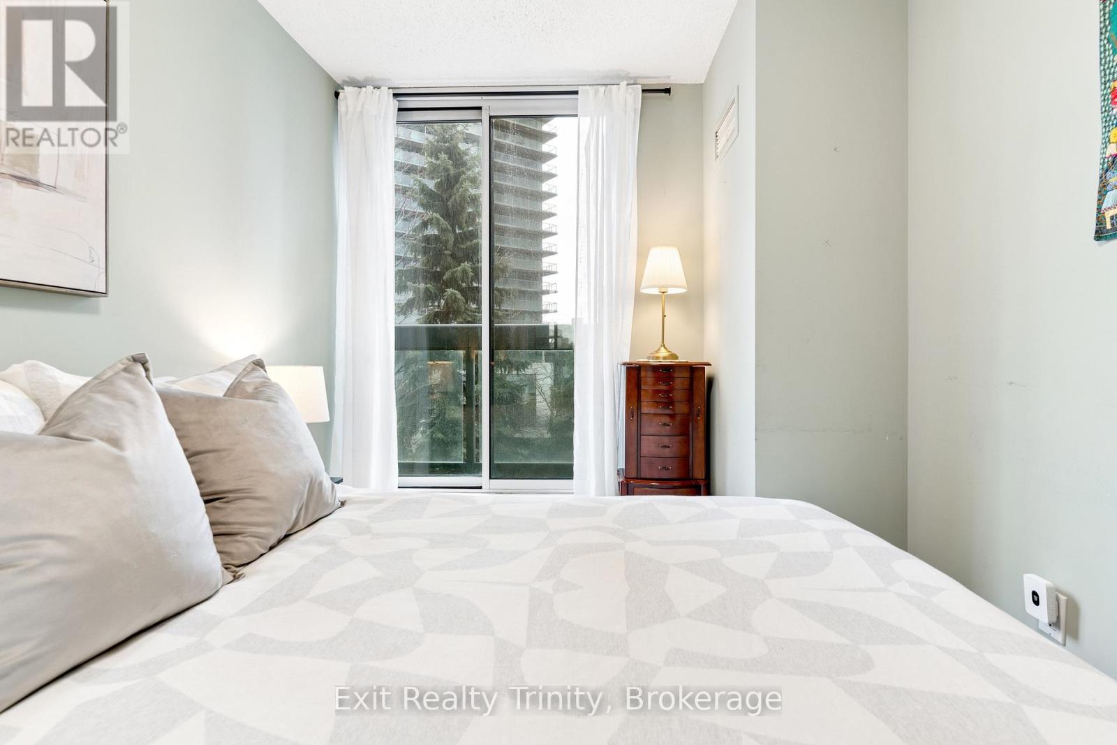 318 - 23 Lorraine Drive E, Toronto, Ontario  M2N 6Z6 - Photo 22 - C12996036