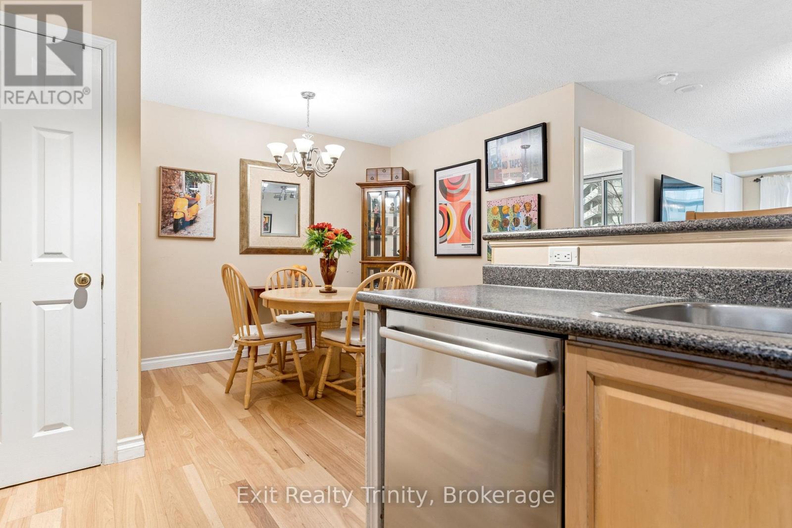 318 - 23 Lorraine Drive E, Toronto, Ontario  M2N 6Z6 - Photo 8 - C12996036