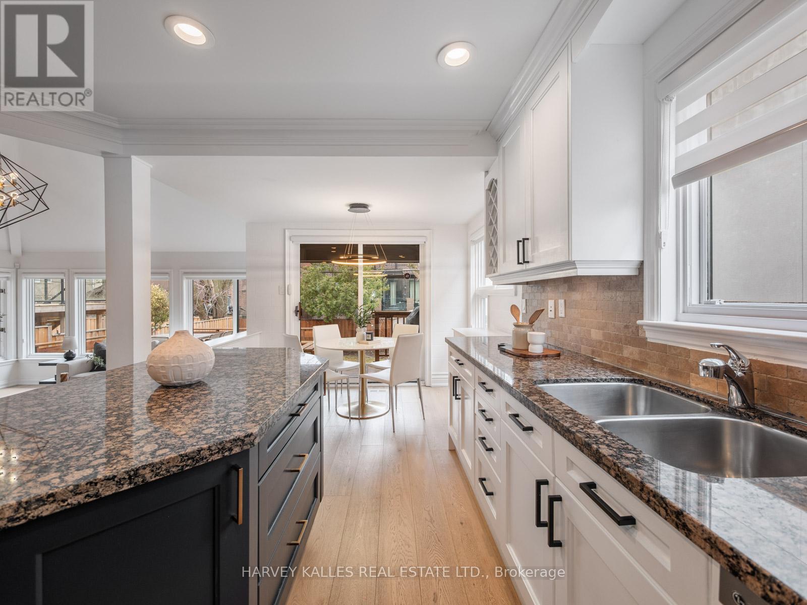 431 Douglas Avenue, Toronto, Ontario  M5M 1H3 - Photo 14 - C12996118