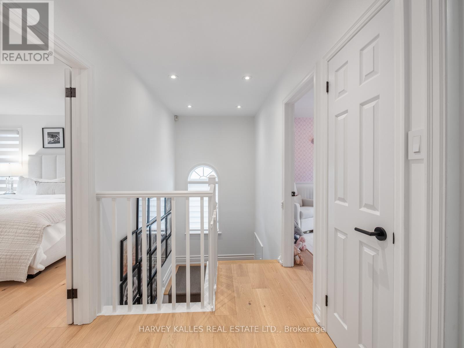 431 Douglas Avenue, Toronto, Ontario  M5M 1H3 - Photo 17 - C12996118