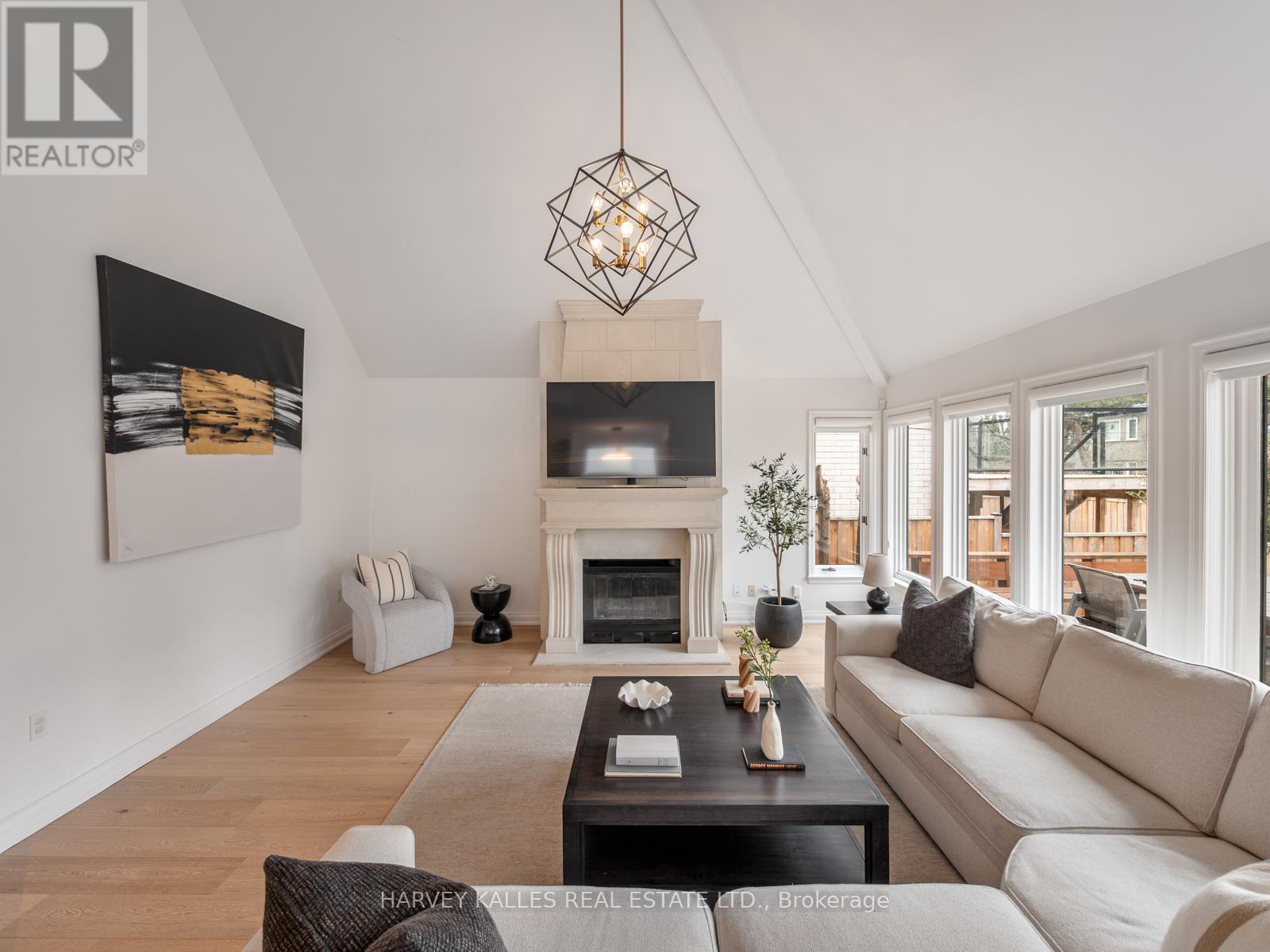 431 Douglas Avenue, Toronto, Ontario  M5M 1H3 - Photo 8 - C12996118