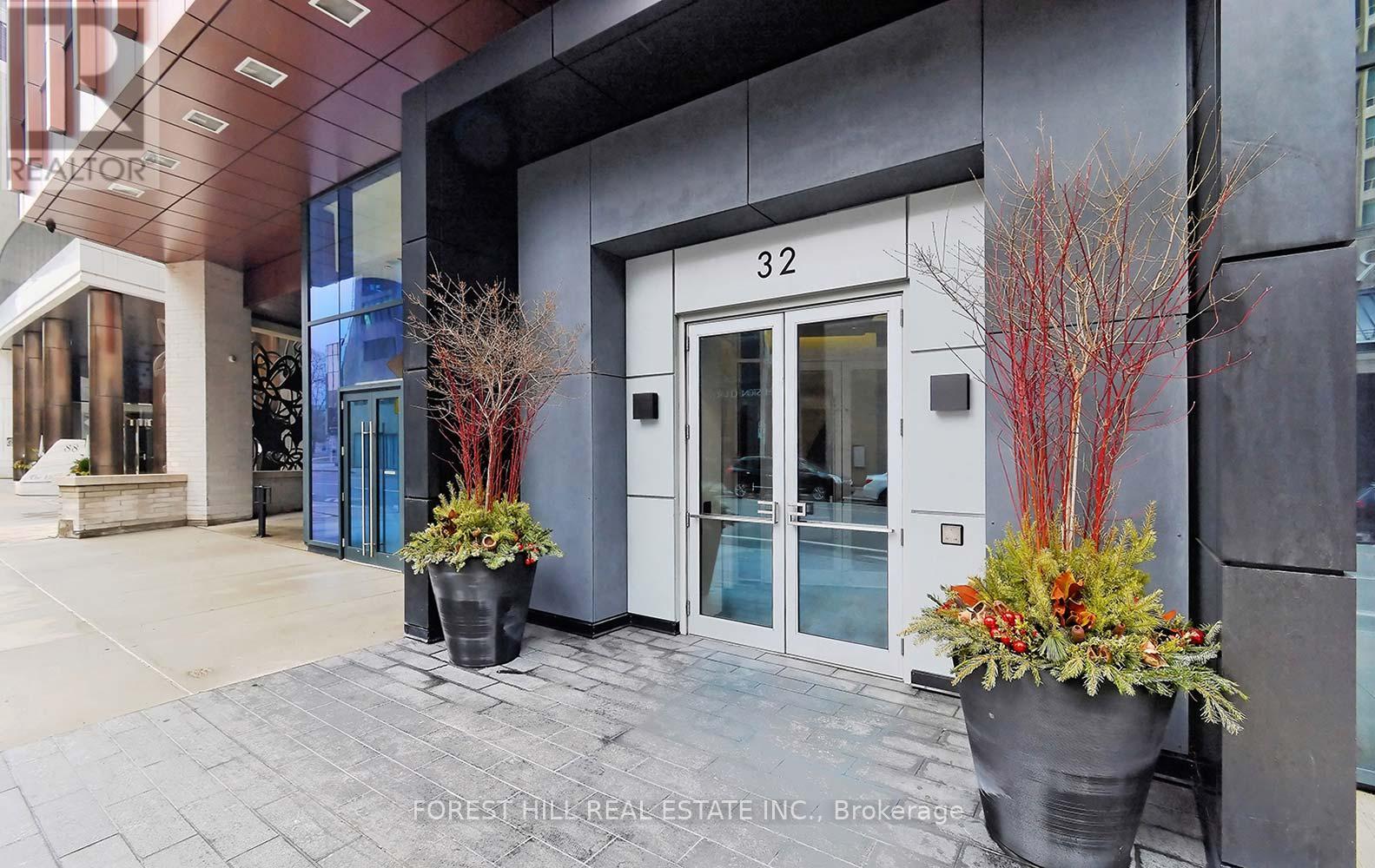 2407 - 32 Davenport Road, Toronto, Ontario  M5R 0B5 - Photo 3 - C12996164