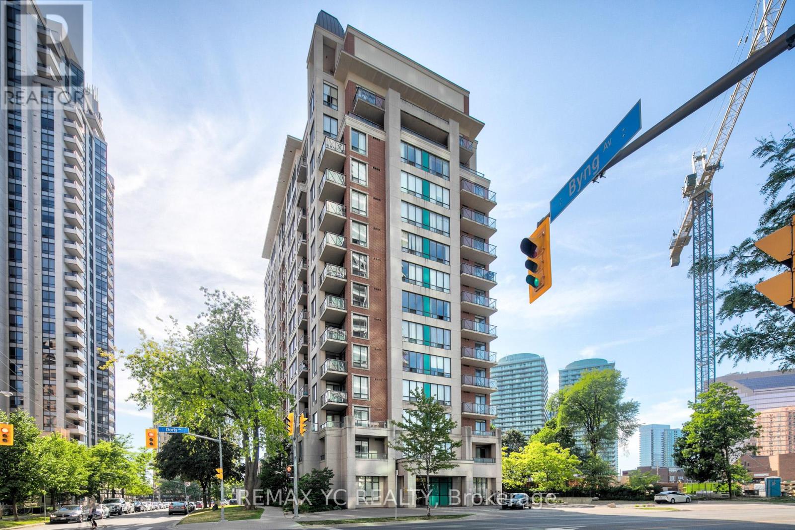 802 - 28 BYNG AVENUE, Toronto, Ontario