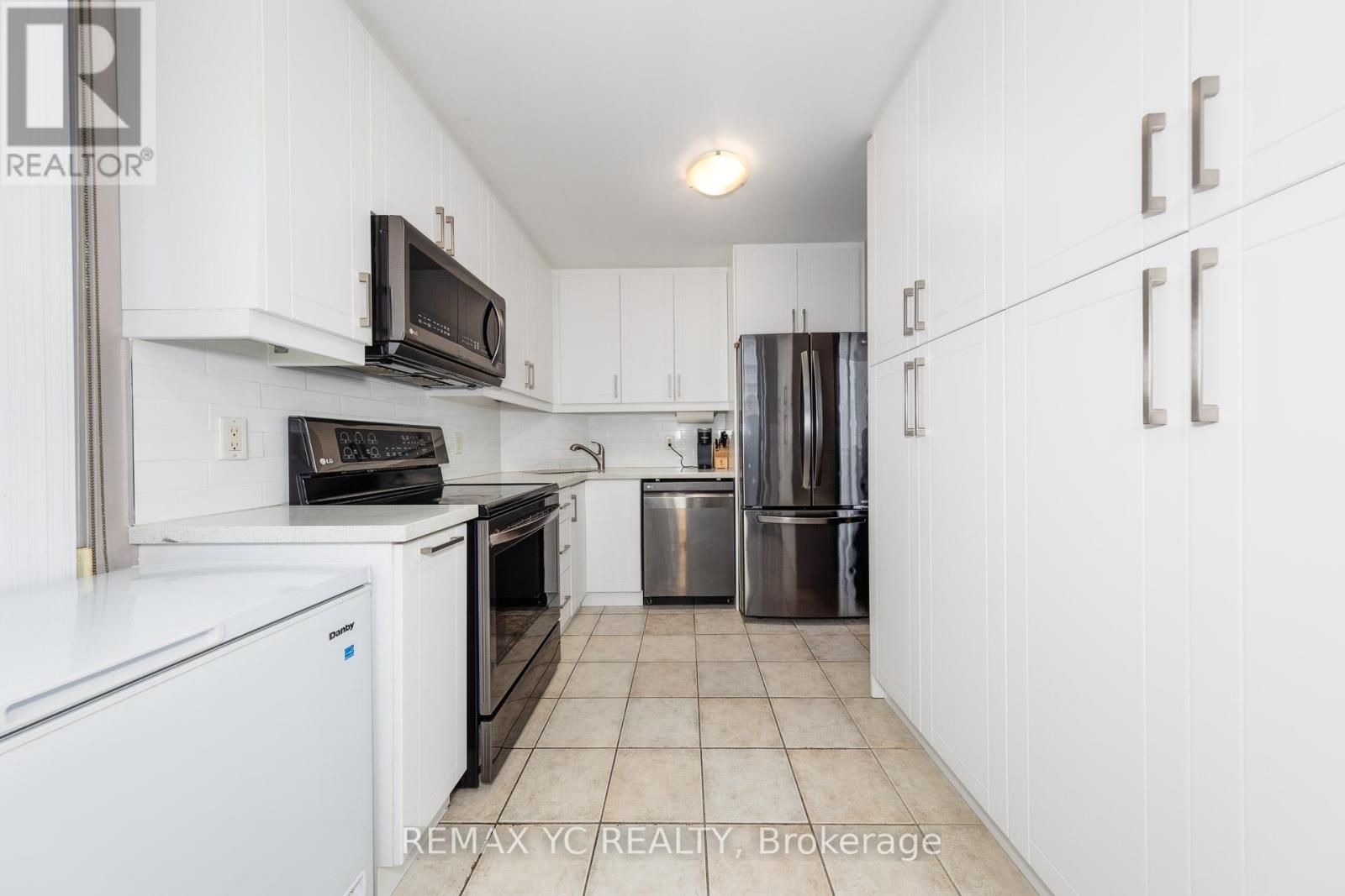 802 - 28 Byng Avenue, Toronto, Ontario  M2N 7H4 - Photo 8 - C12996204