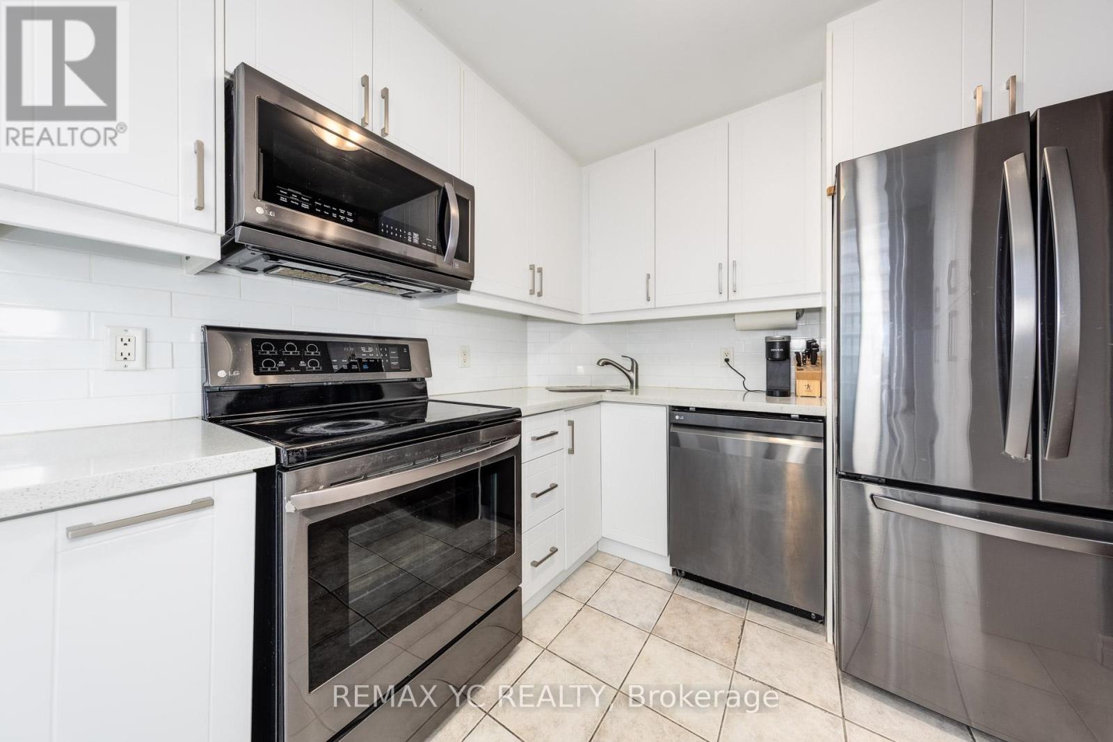 802 - 28 Byng Avenue, Toronto, Ontario  M2N 7H4 - Photo 9 - C12996204