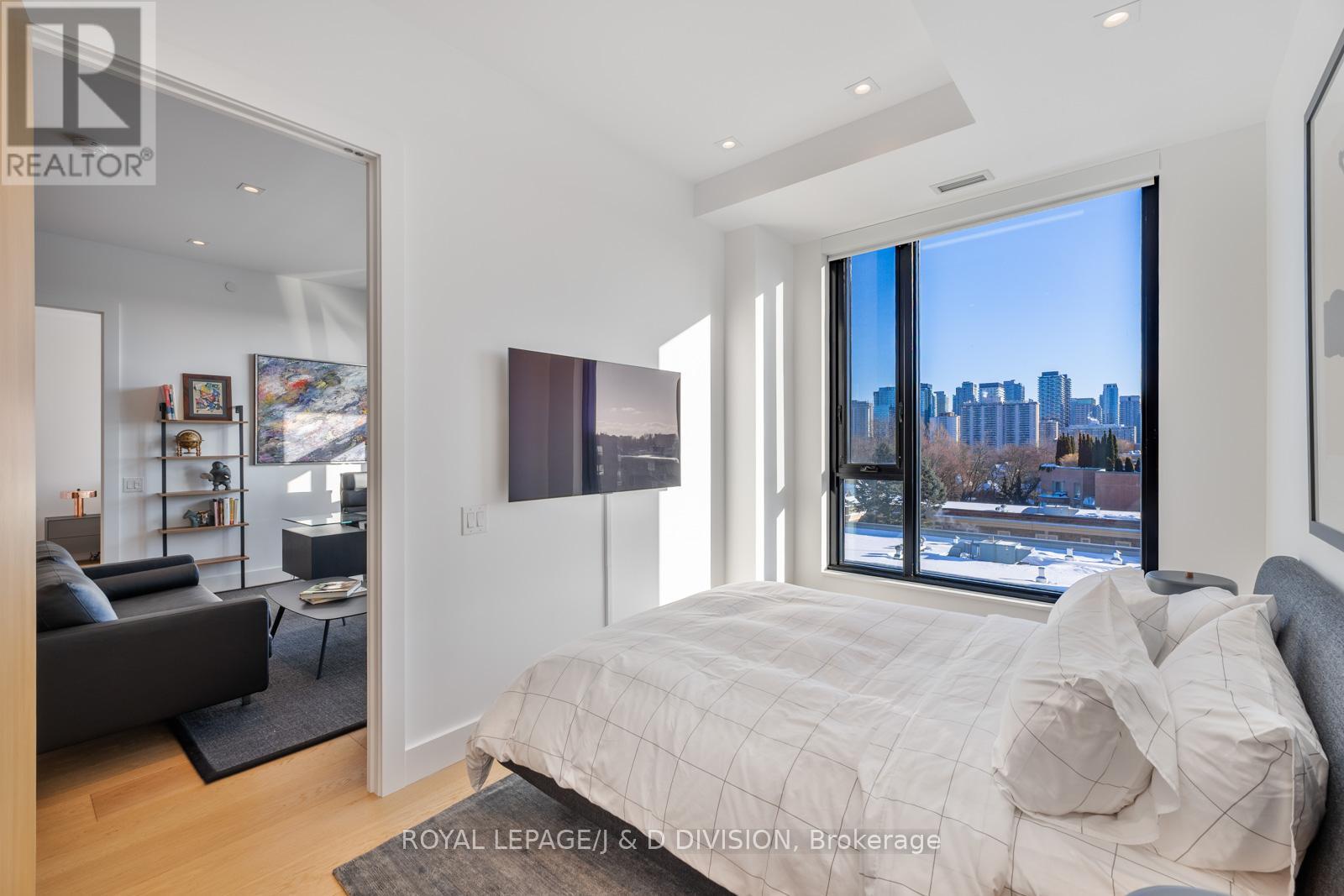 710 - 1 Strathgowan Avenue, Toronto, Ontario  M4N 0B3 - Photo 18 - C12996246