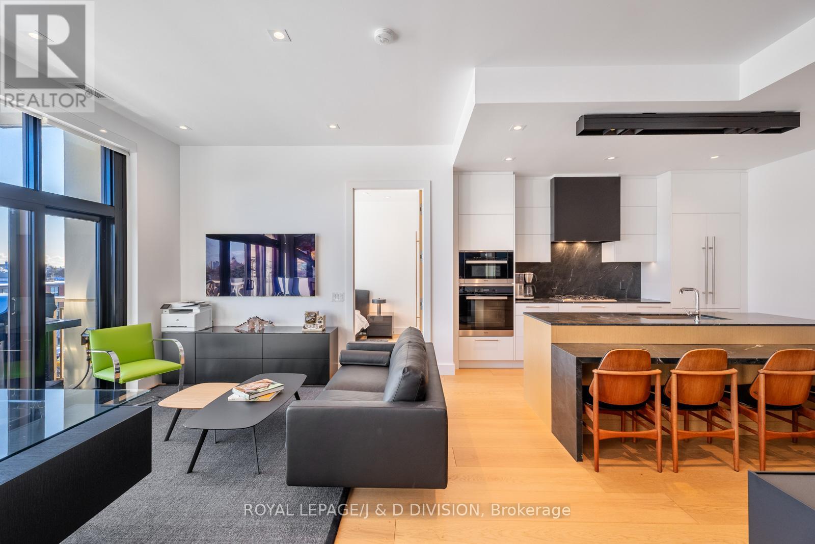 710 - 1 Strathgowan Avenue, Toronto, Ontario  M4N 0B3 - Photo 6 - C12996246