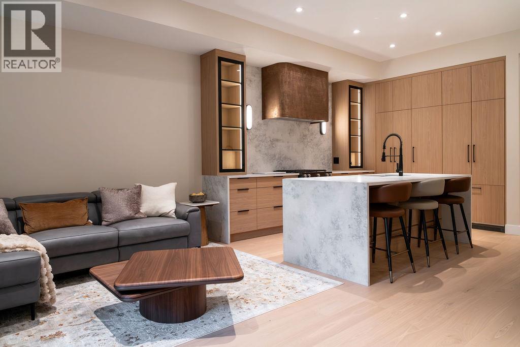 781 Martin Avenue Unit# 4, Kelowna, British Columbia  V1Y 6V4 - Photo 2 - 10367614