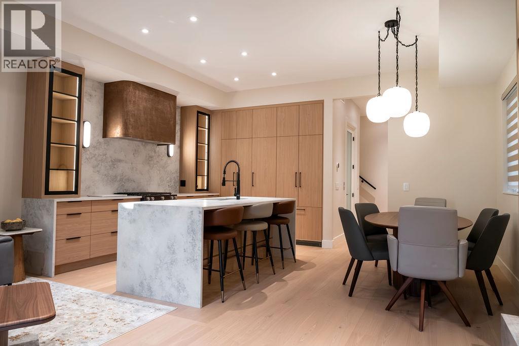 781 Martin Avenue Unit# 4, Kelowna, British Columbia  V1Y 6V4 - Photo 1 - 10367614