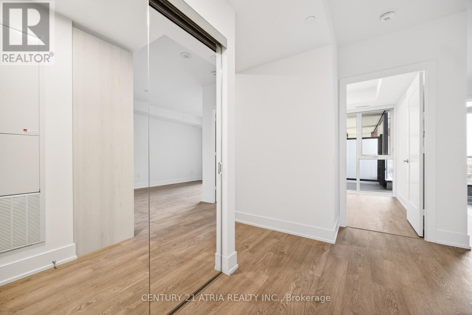 532 - 858 Dupont Street, Toronto, Ontario M6G 0C1 - Photo 5 - W12990562