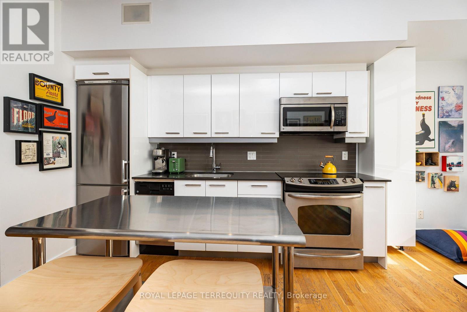 201 - 630 Queen Street E, Toronto, Ontario  M4M 1G3 - Photo 9 - E12995974