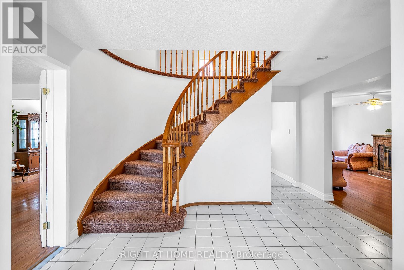 1657 Dellbrook Avenue, Pickering, Ontario  L1X 2B8 - Photo 7 - E12996080