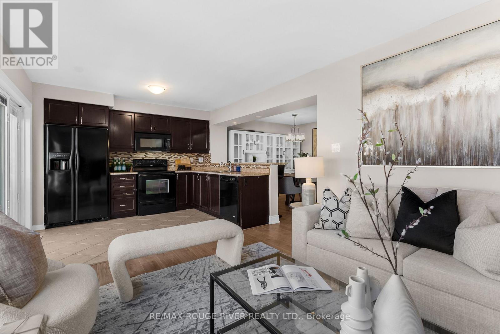 1837 Liatris Drive, Pickering, Ontario L1X 0A4 - Photo 4 - E12996262