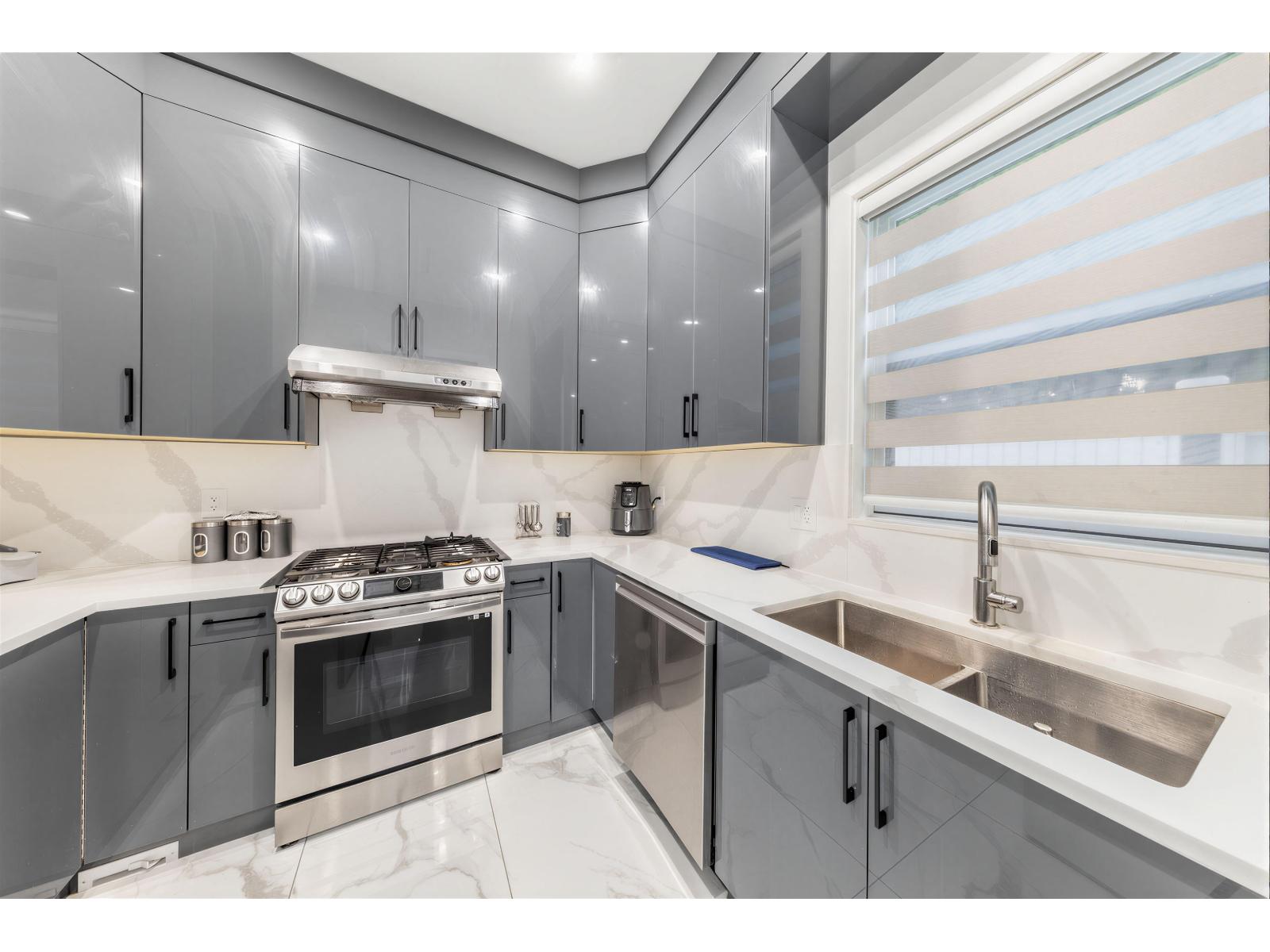 17875 59a Avenue, Surrey, British Columbia V3S 1R2 - Photo 15 - R3110538