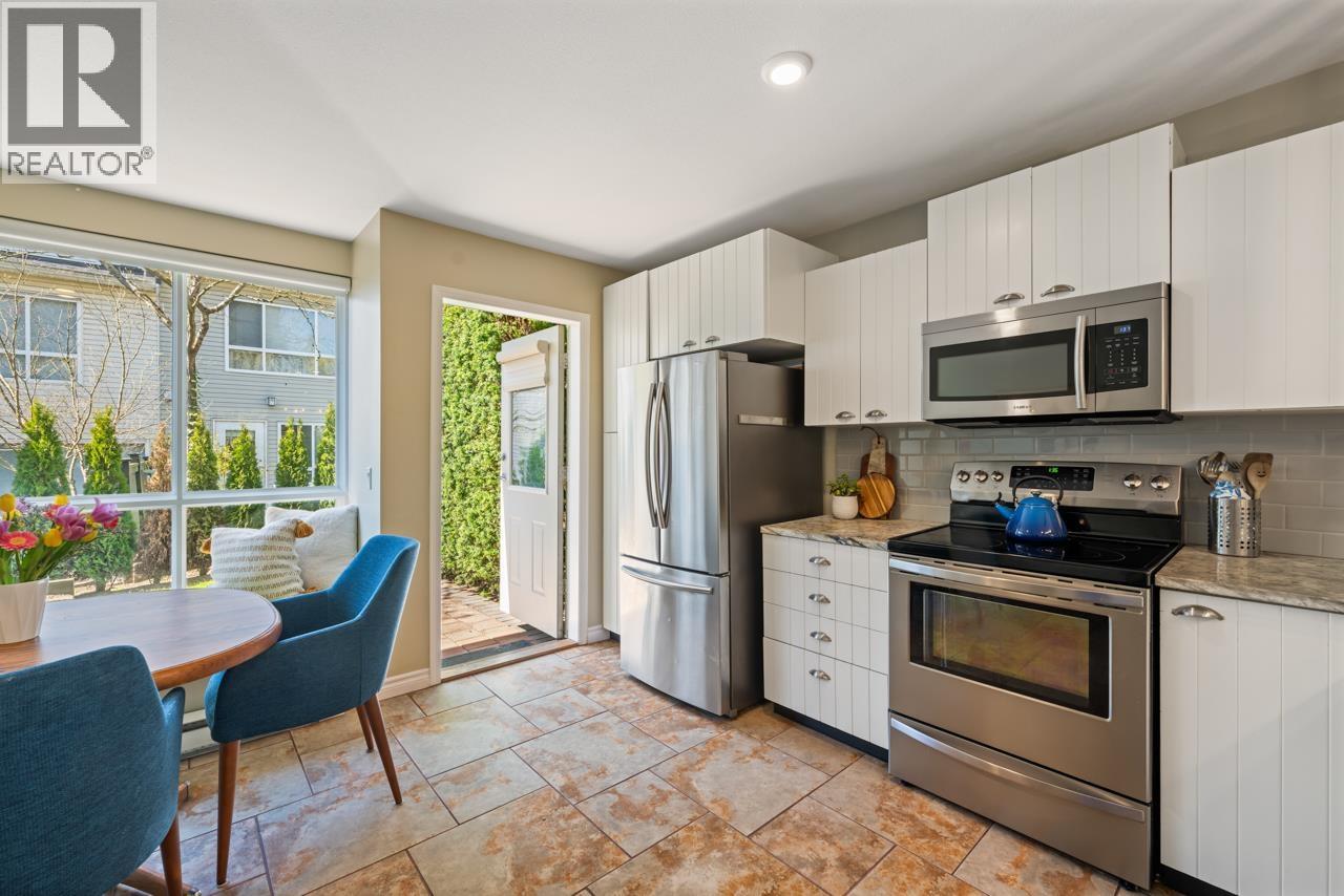 7350 Hawthorne Terrace, Burnaby, British Columbia  V5E 4M4 - Photo 2 - R3110241