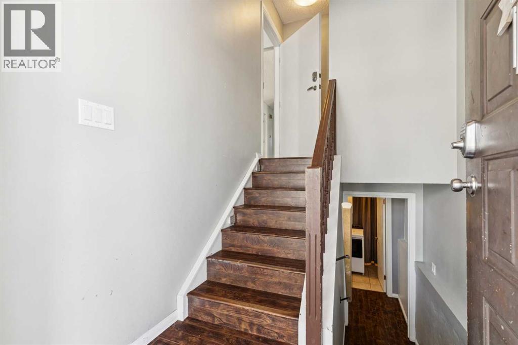 28 Templegreen Bay NE, Calgary, Alberta  T1Y 4Z3 - Photo 2 - A2300648