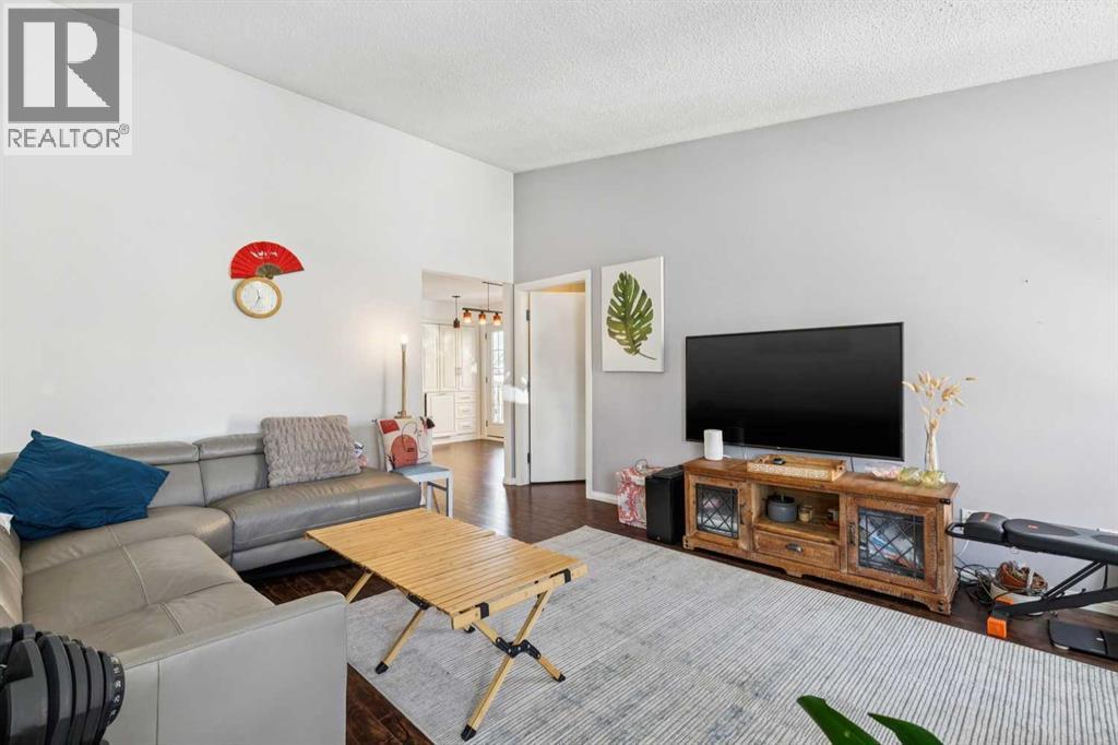 28 Templegreen Bay NE, Calgary, Alberta  T1Y 4Z3 - Photo 5 - A2300648