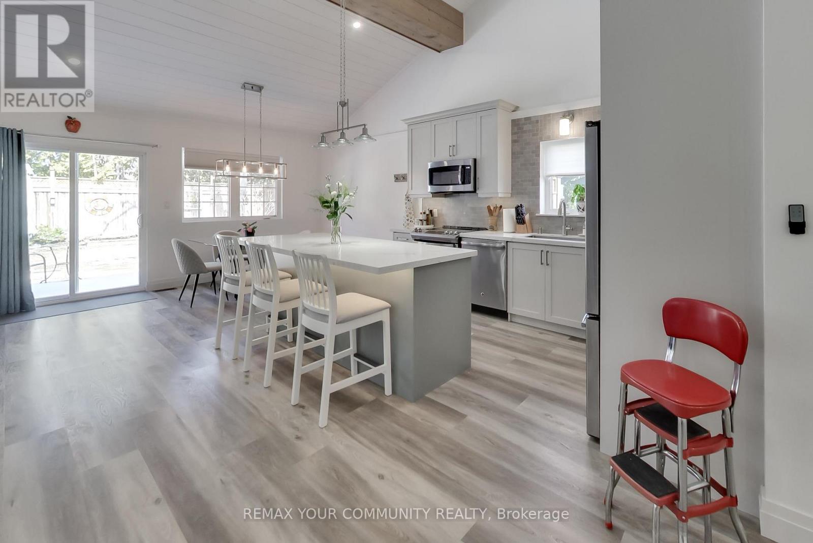 826 Adams Road, Innisfil, Ontario  L9S 4E1 - Photo 10 - N12996016