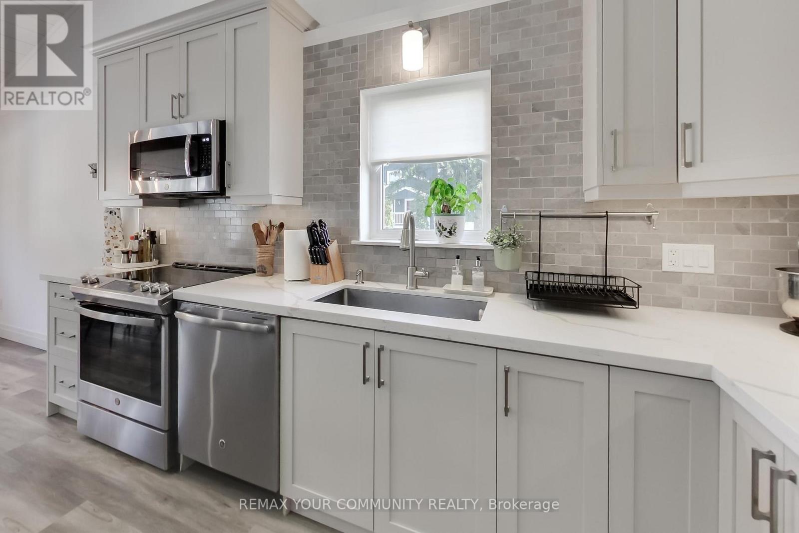 826 Adams Road, Innisfil, Ontario  L9S 4E1 - Photo 11 - N12996016