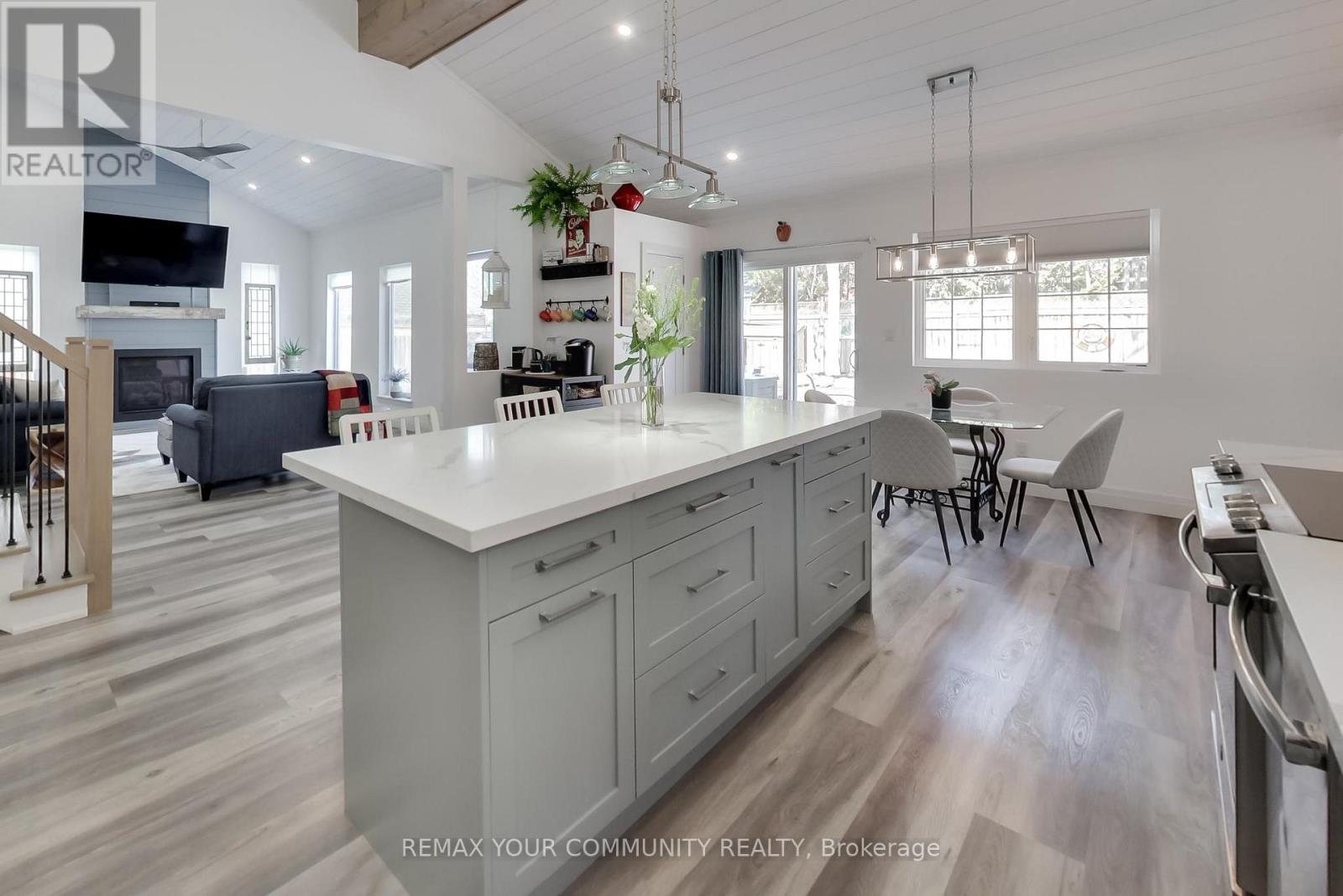 826 Adams Road, Innisfil, Ontario  L9S 4E1 - Photo 12 - N12996016