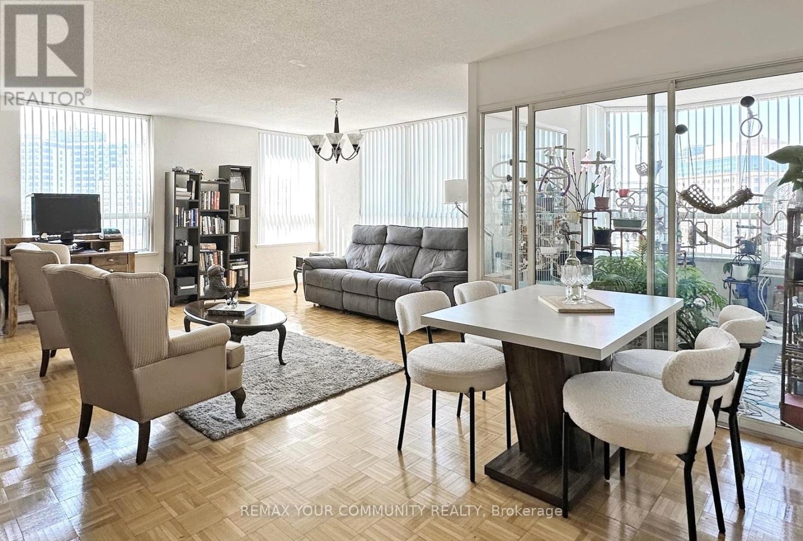 514 - 7 Townsgate Drive, Vaughan, Ontario  L4J 7Z9 - Photo 12 - N12996044