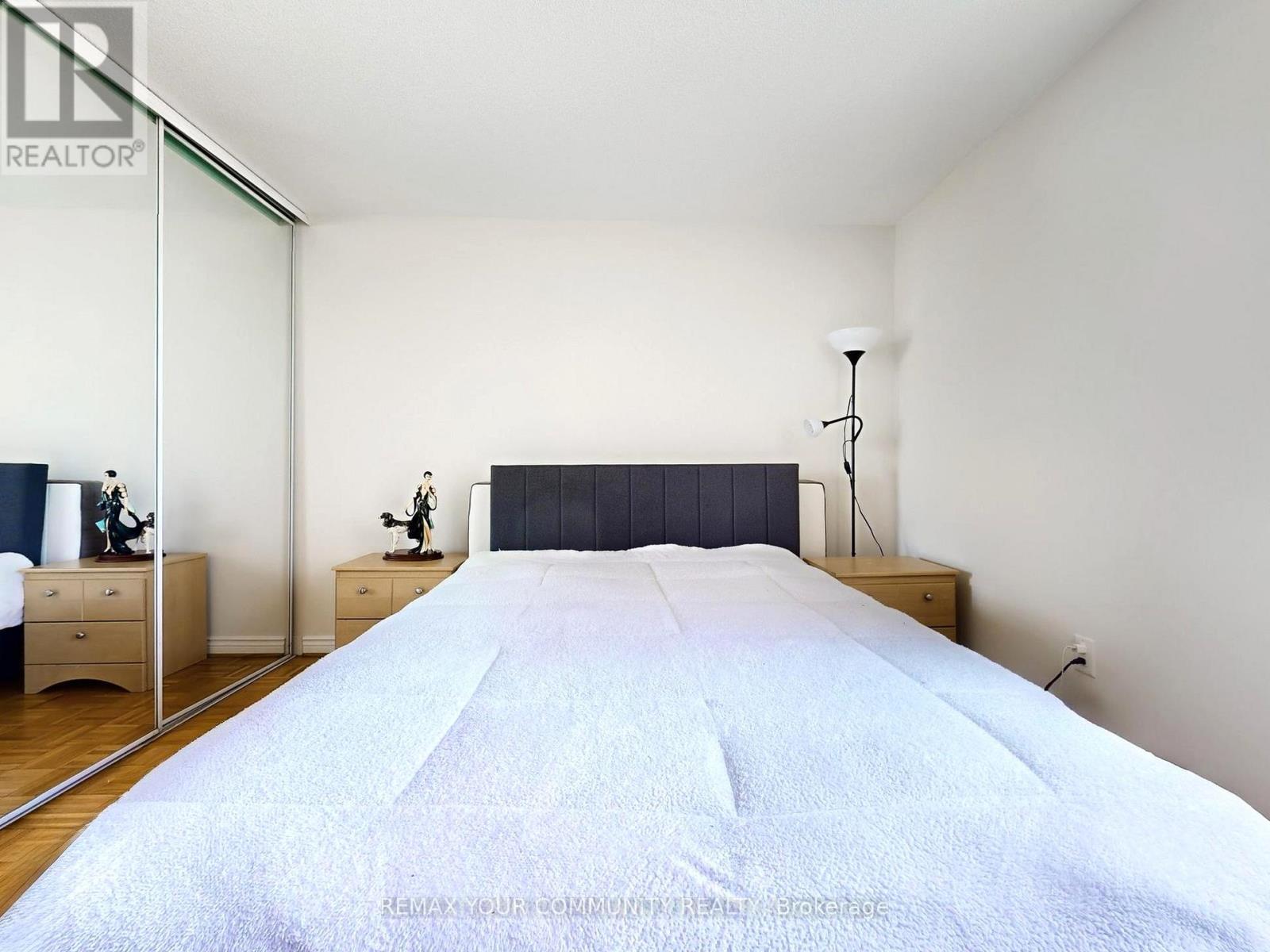 514 - 7 Townsgate Drive, Vaughan, Ontario  L4J 7Z9 - Photo 21 - N12996044