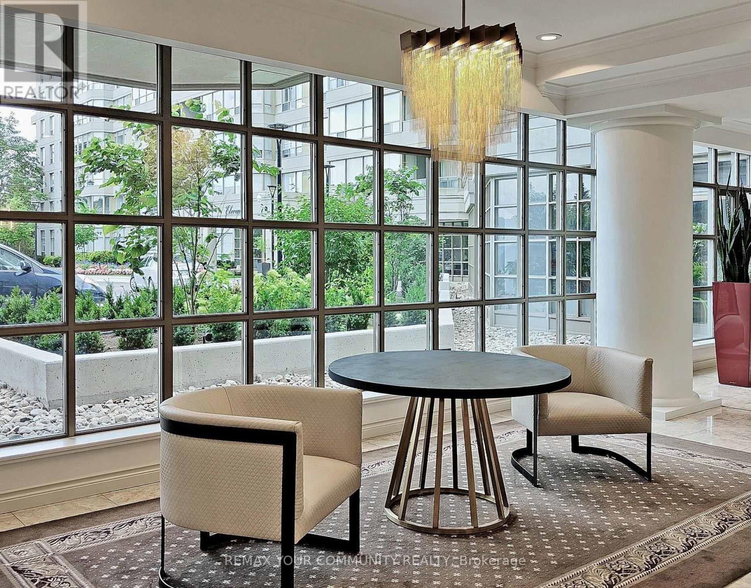 514 - 7 Townsgate Drive, Vaughan, Ontario  L4J 7Z9 - Photo 7 - N12996044