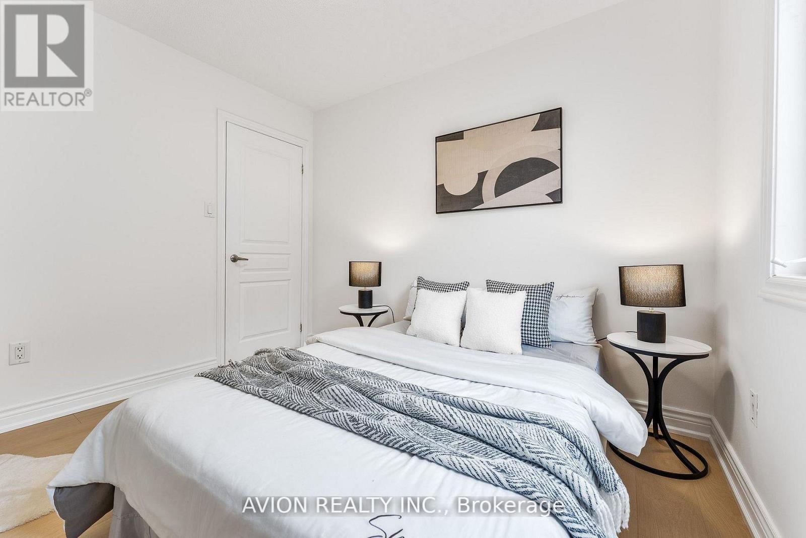 33 Brockdale Street, Richmond Hill, Ontario  L4E 4W1 - Photo 21 - N12996068