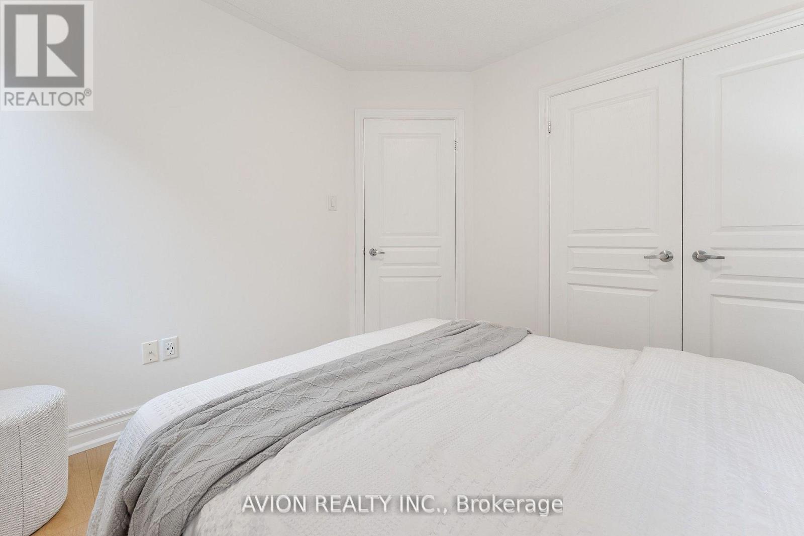 33 Brockdale Street, Richmond Hill, Ontario  L4E 4W1 - Photo 23 - N12996068