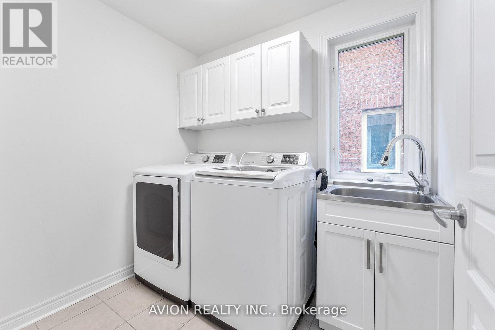 33 Brockdale Street, Richmond Hill, Ontario  L4E 4W1 - Photo 26 - N12996068