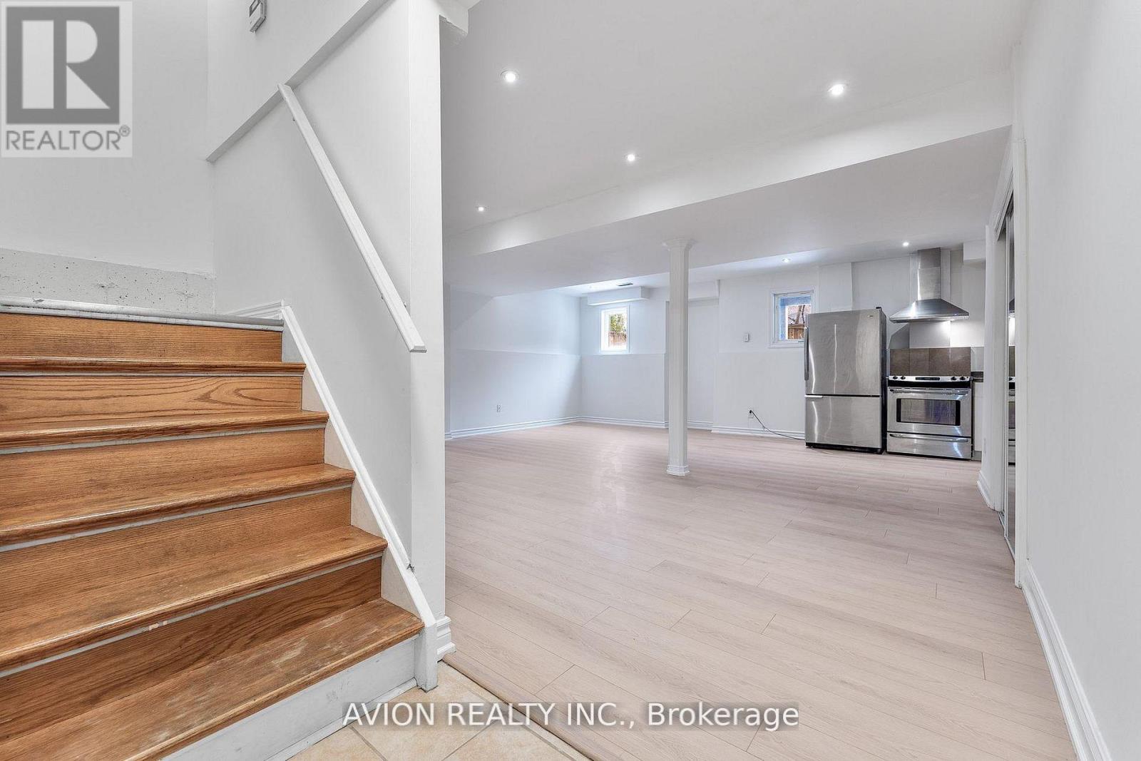 33 Brockdale Street, Richmond Hill, Ontario  L4E 4W1 - Photo 27 - N12996068